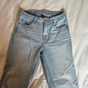 American Eagle Outfitters Light Wash Mom Jeans